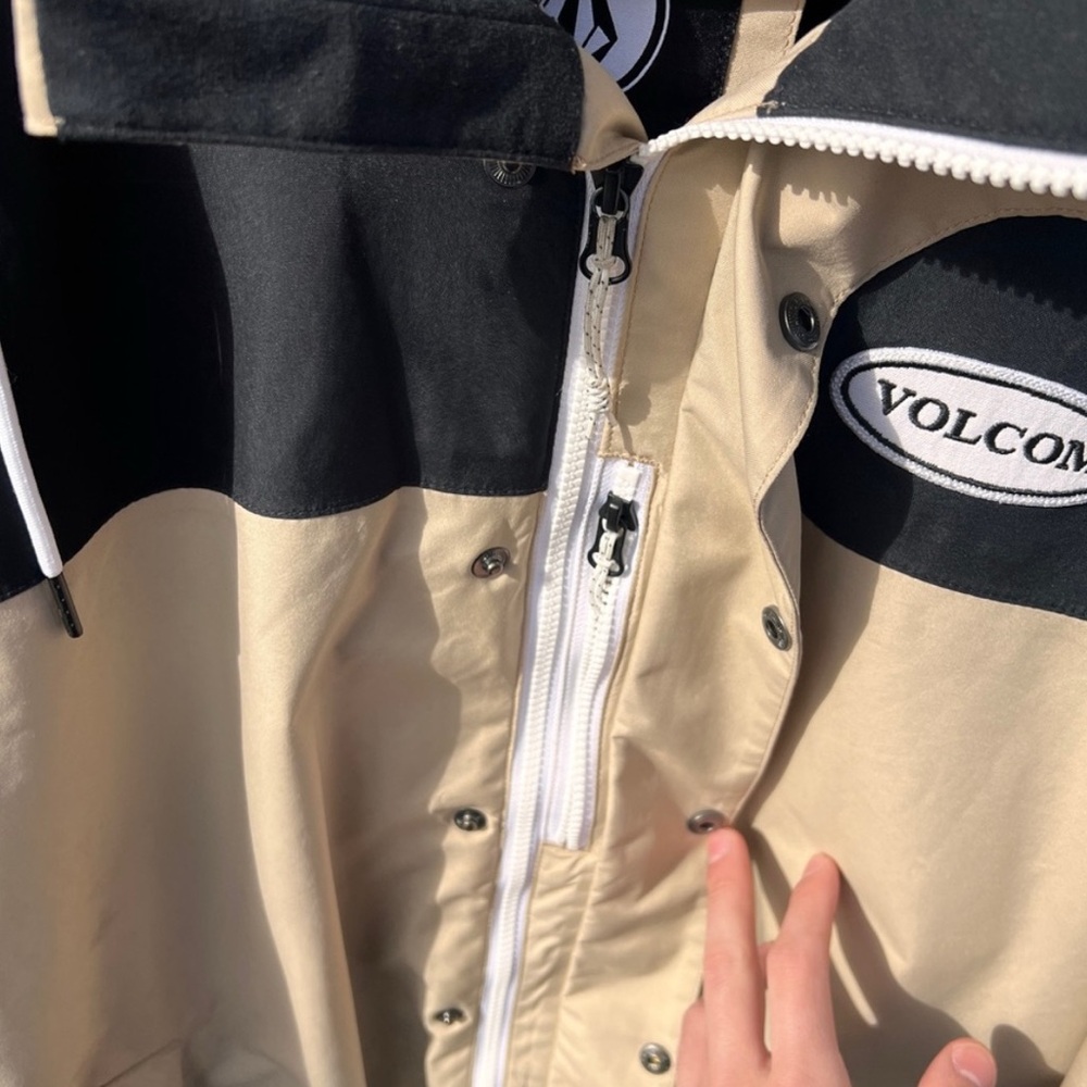 Volcom Gore-Tex Jacket - Picture 6 of 12